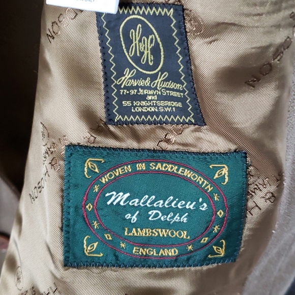 Harvie & Hudson  LambsWool Mans Coat - Picture 4 of 6